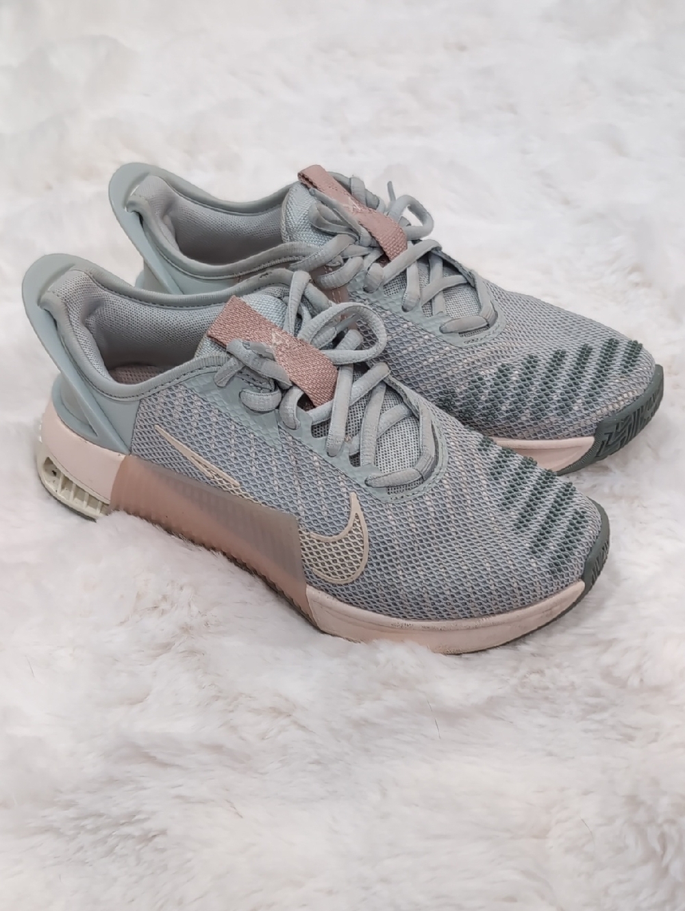 Nike Metcon 9 EasyOn Trainers - light silver and guava ice